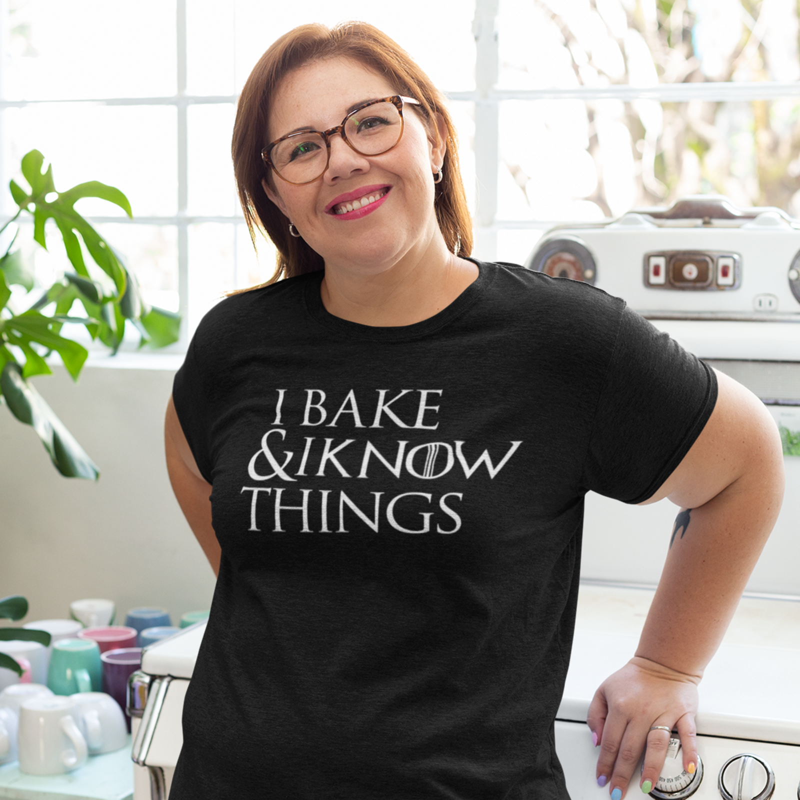 I Bake & I Know Things T-shirt